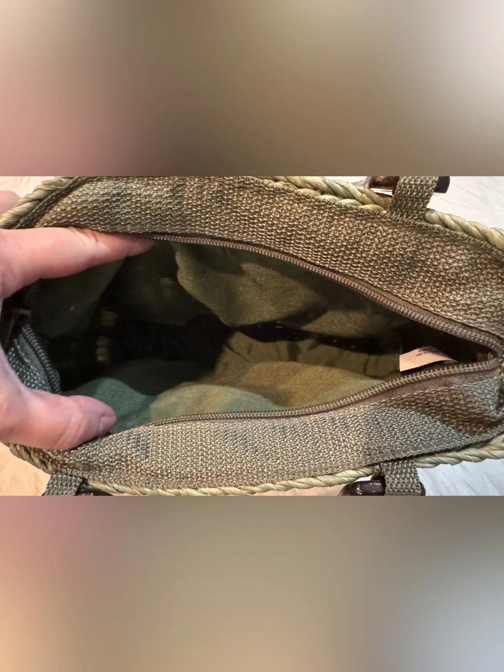Ladies Unbranded Small Raffia Woven Satchel With Wooden Handles Sage Green GUC